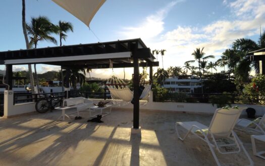 Stylish penthouse in beachfront apart-hotel