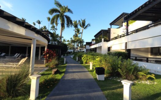 Stylish penthouse in beachfront apart-hotel