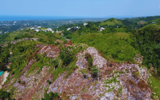 Great ocean view lot in authentic self-sufficient community