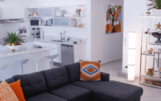 Stylish 2-BR condo in prime beach location