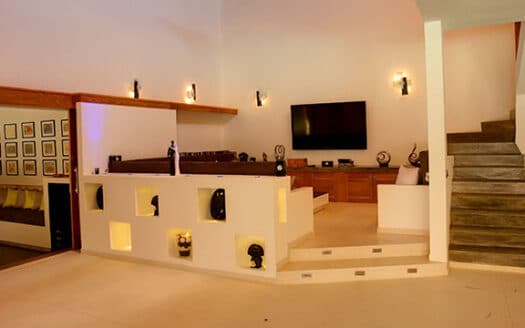 Tropical Paradise Villa with Spectacular Pool and Beach Access