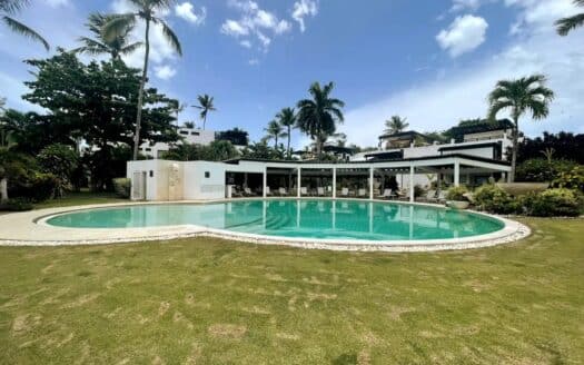 2-BR penthouse in beachfront Apart-Hotel