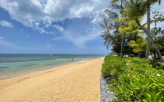 2-BR penthouse in beachfront Apart-Hotel