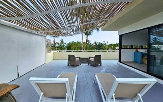 Penthouse opportunity steps from Punta Popy beach