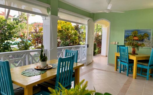 2-BR refreshed condo close to Punta Popy beach