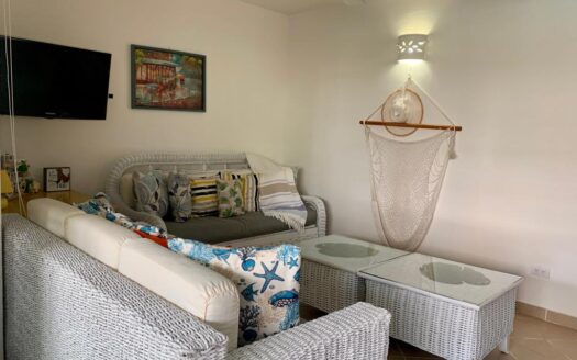 2-BR refreshed condo close to Punta Popy beach