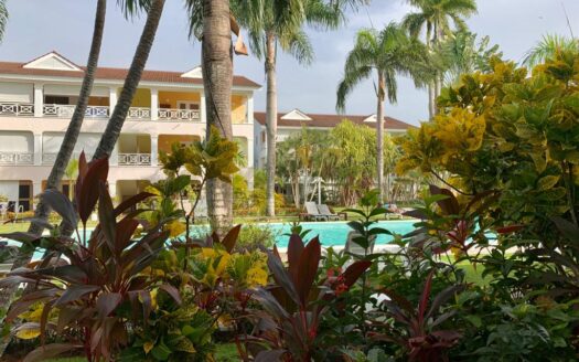 2-BR refreshed condo close to Punta Popy beach