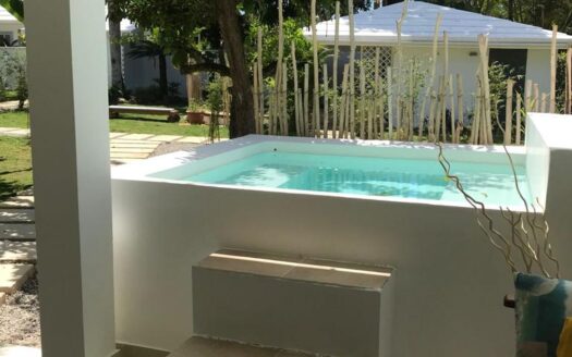 4 outstanding bungalows near the town