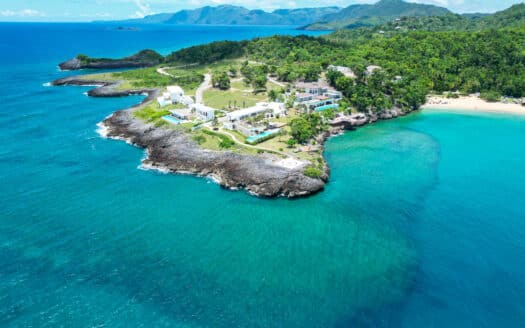 Oceanfront land for your million-dollar mansion