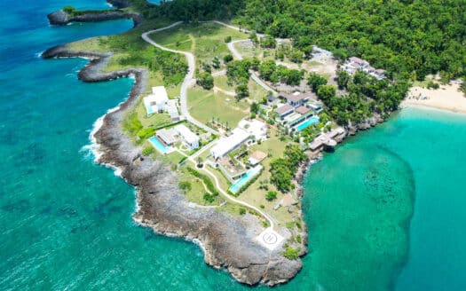 Oceanfront land for your million-dollar mansion