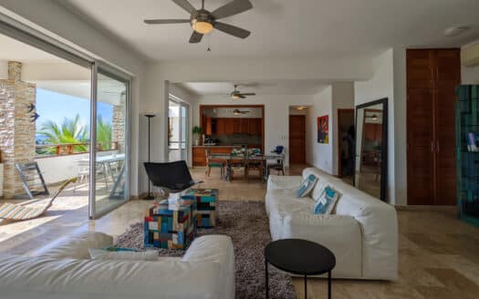 4-BR penthouse with stunning view
