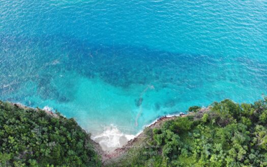One-of-a-kind land for project with villas hanging above the ocean