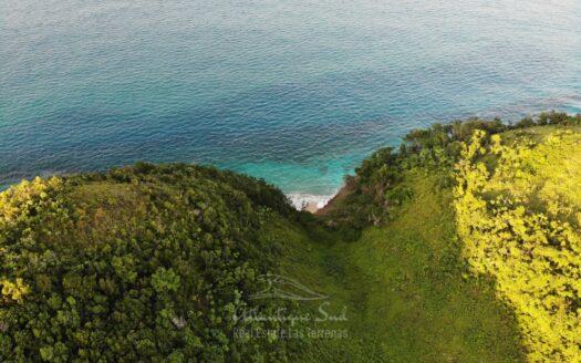 One-of-a-kind land for project with villas hanging above the ocean