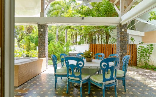Stylish townhouse by the beach