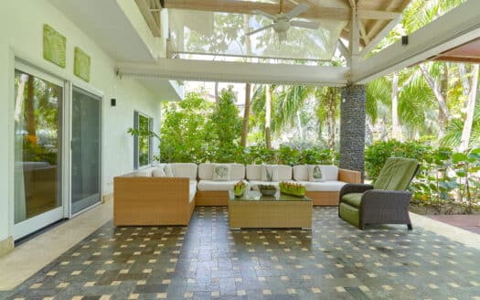 Stylish townhouse by the beach