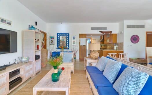 Breathtaking condo located in exclusive area