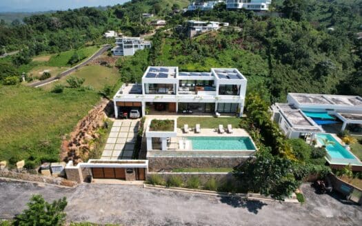 Energy-efficient villa with wonderful ocean view