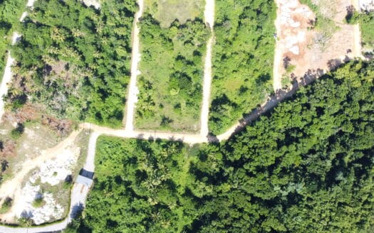 Affordable lot steps to Punta Popy beach