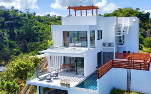 3-BR oceanview villa in a central gated residence