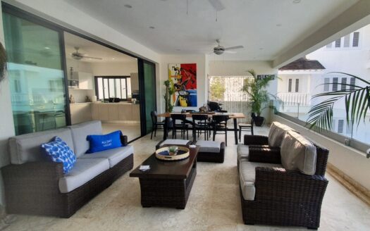 3-BR Second line beach Condo