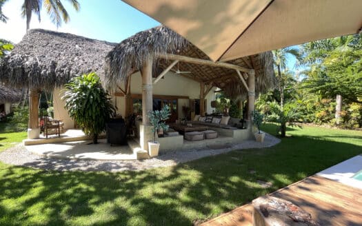 3-BR villa in secure community in Playa Bonita