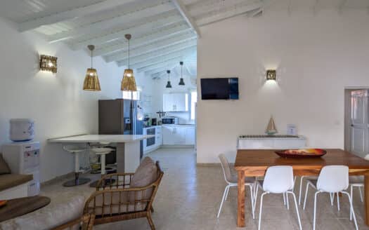 3-BR Penthouse in a tranquil community