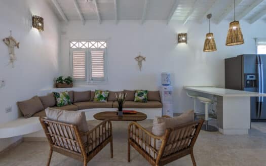 3-BR Penthouse in a tranquil community