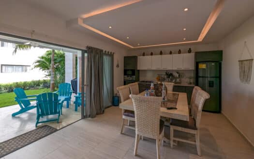 Investment condo close to the beach