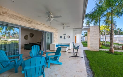 Investment condo close to the beach
