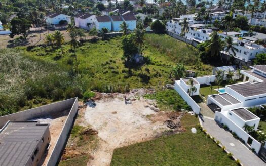 Lot ready to build close to the beach