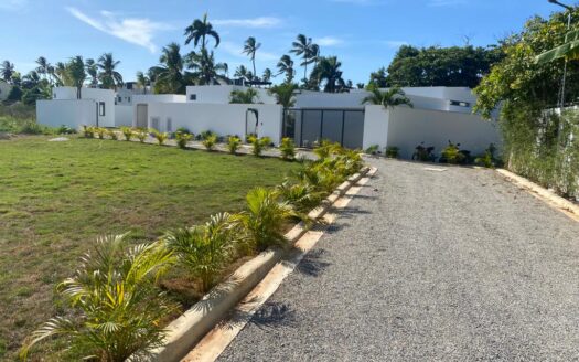 Lot ready to build close to the beach