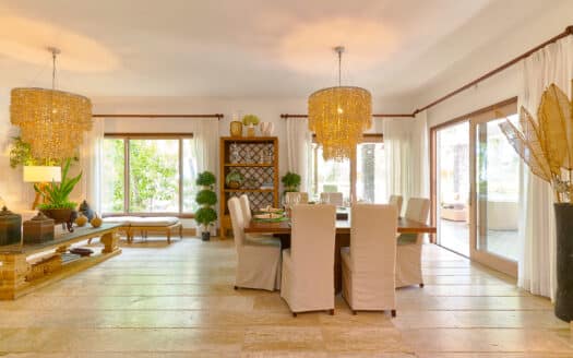 Stylish townhouse by the beach