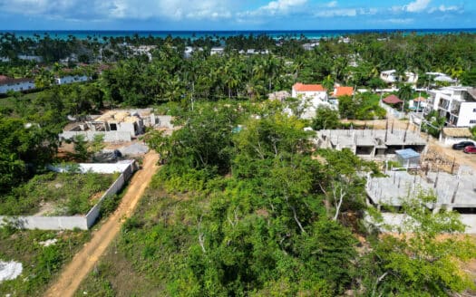 Land opportunity to build your dream home or investment venture