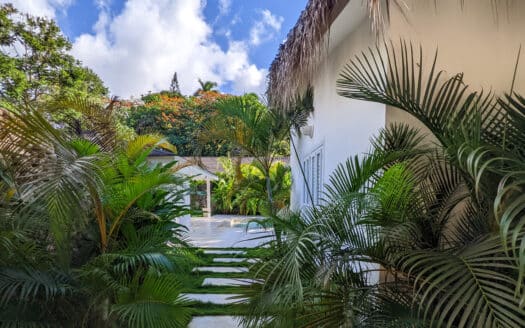2-BR villa plus bungalow near Bonita