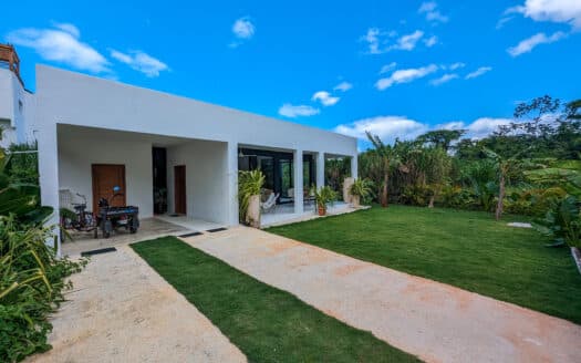 Modern garden villa close to punta popy beach
