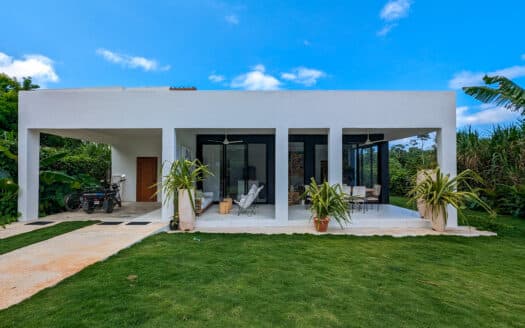 Modern garden villa close to punta popy beach
