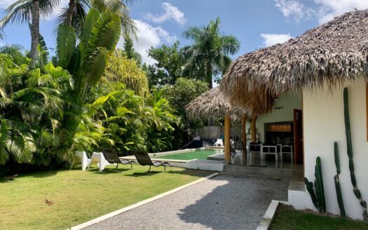 5-BR Caribbean villa in beachfront community