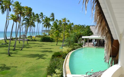 Spectacular beachfront villa in Las Terrenas
