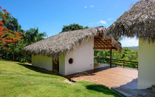 Villa for nature lovers with ocean view