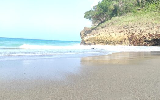 Land in Coson with private beach access