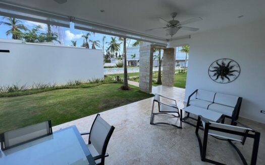 2-BR Apartment in town near the beach