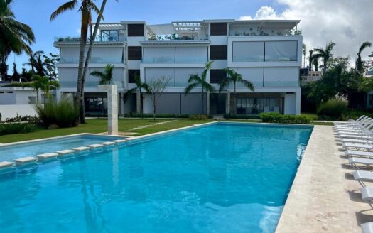 2-BR Apartment in town near the beach