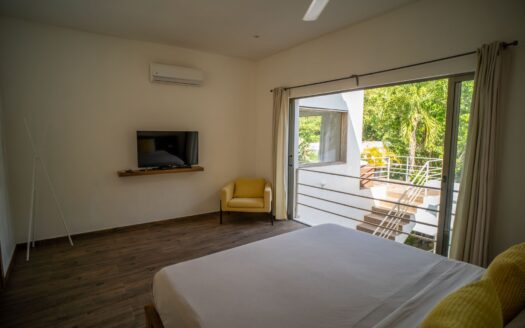 Luxurious beachfront penthouse for rent