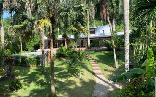 Mexican-style architectural gem close to Playa Cosón