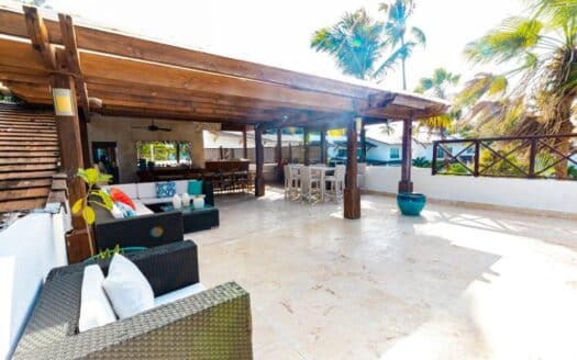 Luxury penthouse beachfront in a exclusive community