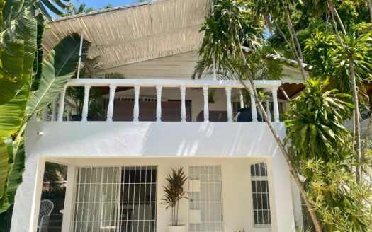4-BR villa in Bonita to be refurbished with lots of potential