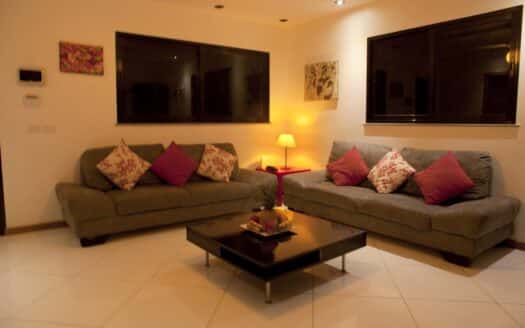 Spacious 4-BR Villa in Las Ballenas
