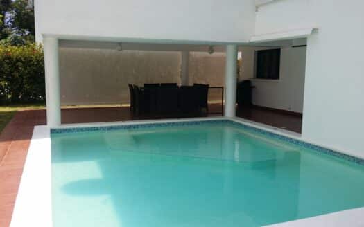Spacious 4-BR Villa in Las Ballenas