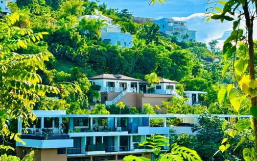Stunning 3-BR villa with panoramic views and investment potential
