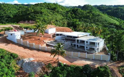 High-quality 5-BR villa with an impressive ocean view